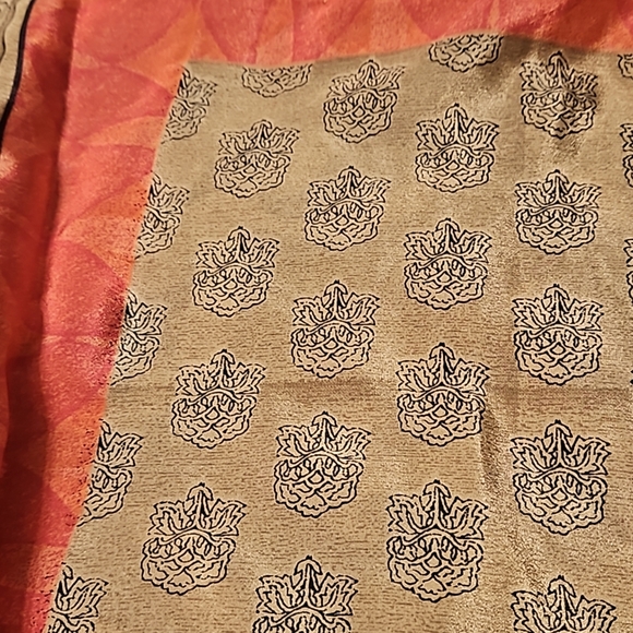 Like new Amara duster - Picture 4 of 4